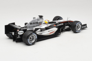 McLaren MP4-20 Mercedes #10 J.P. Montoya F1 2005 Minichamps 1:18 B66962338 Metal - imagem 2 de 6
