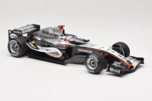 McLaren MP4-20 Mercedes #9 K. Raikkonen F1 2005 Minichamps 1:18 B66962337 Metal - imagem 4 de 6