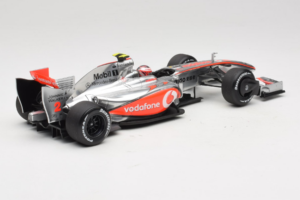 McLaren MP4-24 Mercedes #2 H. Kovalainen F1 2009 Minichamps 1:18 503091802 Metal - imagem 2 de 7