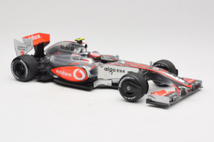 McLaren MP4-24 Mercedes #2 H. Kovalainen F1 2009 Minichamps 1:18 503091802 Metal - imagem 4 de 7