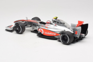 McLaren MP4-24 Mercedes #2 H. Kovalainen F1 2009 Minichamps 1:18 503091802 Metal - imagem 5 de 7