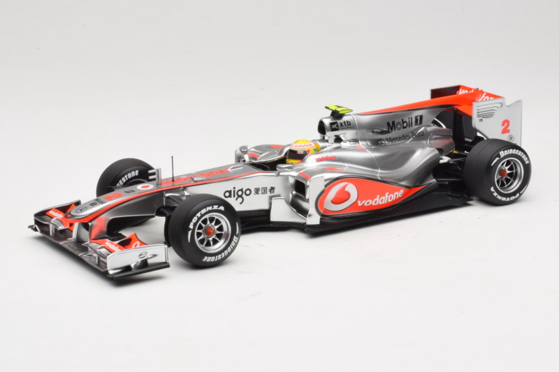 McLaren MP4-25 Mercedes #2 L. Hamilton Vodafone McLaren F1 2010 Minichamps 1:18 530101802 Metal