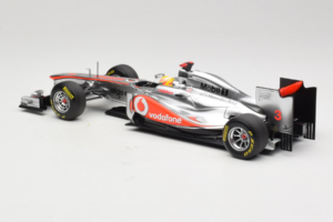 McLaren MP4-26 Mercedes #3 L. Hamilton Vodafone McLaren F1 2011 Minichamps 1:18 530111803 Metal - imagem 5 de 7