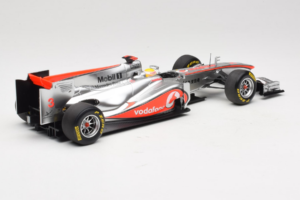 McLaren MP4-26 Mercedes #3 L. Hamilton Vodafone McLaren Showcar F1 2011 Minichamps 1:18 530111873 Metal - imagem 2 de 7