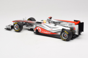 McLaren MP4-26 Mercedes #3 L. Hamilton Vodafone McLaren Showcar F1 2011 Minichamps 1:18 530111873 Metal - imagem 5 de 7