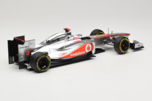 McLaren MP4-27 Mercedes #3 J. Button Vodafone McLaren Showcar F1 2012 Minichamps 1:18 530121873 Metal - imagem 2 de 7