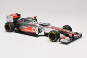 McLaren MP4-27 Mercedes #3 J. Button Vodafone McLaren Showcar F1 2012 Minichamps 1:18 530121873 Metal - imagem 4 de 7