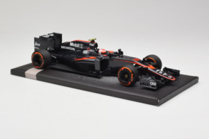 McLaren MP4-30 Honda #22 J. Button McLaren Honda F1 Team Spanish Grand Prix 2015 Minichamps 1:18 537151122 Metal - imagem 4 de 7