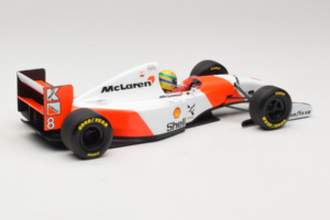 McLaren MP4/8 Ford #8 A. Senna Marlboro McLaren 1993 Minichamps 1:18 540931808 Metal - imagem 2 de 7