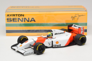 McLaren MP4/8 Ford #8 A. Senna Marlboro McLaren 1993 Minichamps 1:18 540931808 Metal - imagem 7 de 7