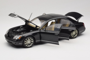 Maybach 57S Preto AUTOart 1:18 76156 Metal - imagem 2 de 7