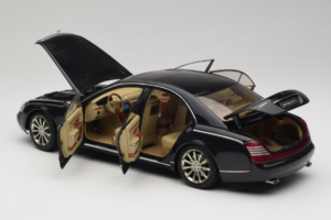 Maybach 57S Preto AUTOart 1:18 76156 Metal - imagem 5 de 7