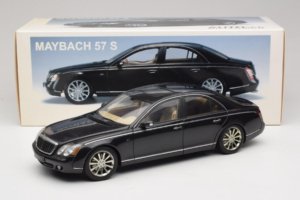 Maybach 57S Preto AUTOart 1:18 76156 Metal - imagem 7 de 7