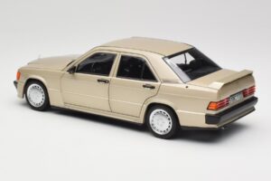 Mercedes 190E W201 2.3-16 Smoke Silver Metallic Norev 1:18 183831 Metal - imagem 7 de 8
