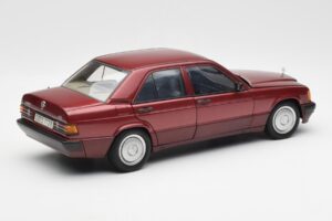 Mercedes 190E W201 2.0 Vermelho Dealer Edition AUTOart 1:18 B66040383 Metal - imagem 3 de 8