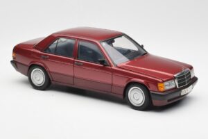 Mercedes 190E W201 2.0 Vermelho Dealer Edition AUTOart 1:18 B66040383 Metal - imagem 6 de 8