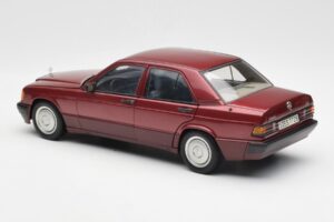 Mercedes 190E W201 2.0 Vermelho Dealer Edition AUTOart 1:18 B66040383 Metal - imagem 7 de 8