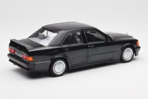Mercedes 190E 2.3-16 W201 Preto Edição Dealer Norev 1:18 B66040663 Metal - imagem 3 de 8