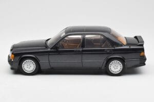 Mercedes 190E 2.3-16 W201 Azul Negro Metallic AUTOart 1:18 76122 Metal - imagem 4 de 8