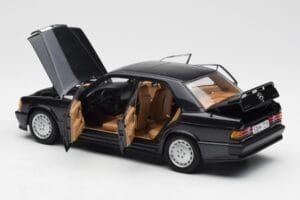Mercedes 190E 2.3-16 W201 Azul Negro Metallic AUTOart 1:18 76122 Metal - imagem 5 de 8