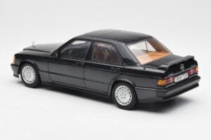 Mercedes 190E 2.3-16 W201 Azul Negro Metallic AUTOart 1:18 76122 Metal - imagem 7 de 8