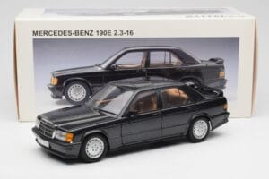 Mercedes 190E 2.3-16 W201 Azul Negro Metallic AUTOart 1:18 76122 Metal - imagem 8 de 8