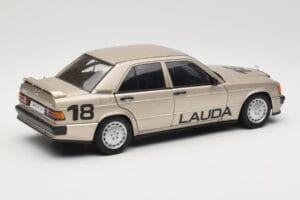 Mercedes 190E 2.3-16 W201 #1 N. Lauda Race of Champions Nurburgring 1984 AUTOart 1:18 88431 Metal - imagem 3 de 8
