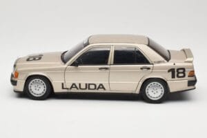 Mercedes 190E 2.3-16 W201 #1 N. Lauda Race of Champions Nurburgring 1984 AUTOart 1:18 88431 Metal - imagem 4 de 8