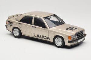 Mercedes 190E 2.3-16 W201 #1 N. Lauda Race of Champions Nurburgring 1984 AUTOart 1:18 88431 Metal - imagem 6 de 8