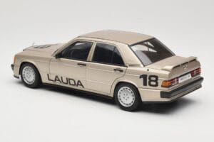 Mercedes 190E 2.3-16 W201 #1 N. Lauda Race of Champions Nurburgring 1984 AUTOart 1:18 88431 Metal - imagem 7 de 8