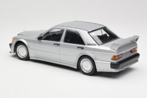 Mercedes 190E 2.5-16 EVO 1 W201 Prata Minichamps 1:18 155036001 Metal - imagem 5 de 6