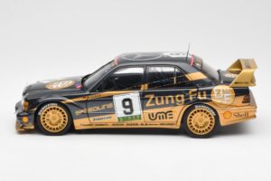 Mercedes 190E 2.5-16 Evo II #9 K. Ludwig Macau GP 3rd Place 1991 AUTOart 1:18 89135 Metal - imagem 4 de 8