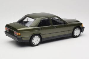 Mercedes 190E W201 Verde Metálico Minichamps 1:18 155037001 Metal - imagem 2 de 6