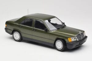 Mercedes 190E W201 Verde Metálico Minichamps 1:18 155037001 Metal - imagem 4 de 6