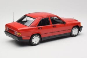 Mercedes 190E W201 Vermelho Minichamps 1:18 155037000 Metal - imagem 2 de 6