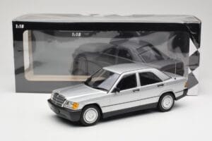 Mercedes 190E W201 Prata Minichamps 1:18 155037004 Metal - imagem 6 de 6