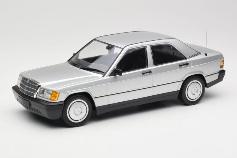 Mercedes 190E W201 Prata Minichamps 1:18 155037004 Metal