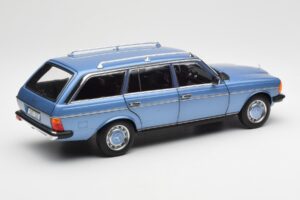 Mercedes 200 S123 T-Model Diamond Azul Edição Dealer Norev 1:18 B66040671 Metal - imagem 3 de 8