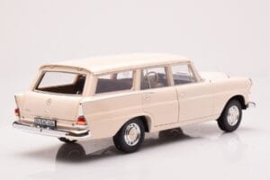 Mercedes 200 Universal W110 Creme Norev 1:18 183709 Metal - imagem 3 de 8
