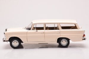 Mercedes 200 Universal W110 Creme Norev 1:18 183709 Metal - imagem 4 de 8