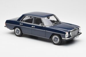 Mercedes 200 W114 Midnight Azul Edição Dealer Norev 1:18 B66040694 Metal - imagem 6 de 8