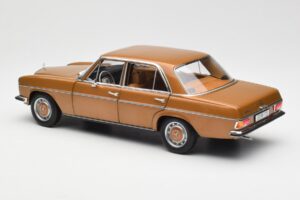 Mercedes 200 W115 Bycane Dourado Edição Dealer Norev 1:18 B66040665 Metal - imagem 7 de 8