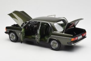 Mercedes 200 W123 Cypress Verde Metálico Edição Dealer Norev 1:18 B66040654 Metal - imagem 5 de 8