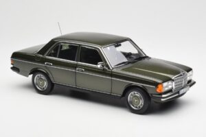 Mercedes 200 W123 Cypress Verde Metálico Edição Dealer Norev 1:18 B66040654 Metal - imagem 6 de 8