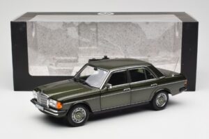 Mercedes 200 W123 Cypress Verde Metálico Edição Dealer Norev 1:18 B66040654 Metal - imagem 8 de 8