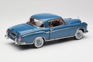 Mercedes 220 SE W128 Azul Sun Star 1:18 3561 Metal - imagem 3 de 8