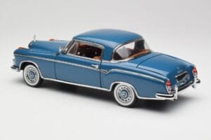 Mercedes 220 SE W128 Azul Sun Star 1:18 3561 Metal - imagem 7 de 8