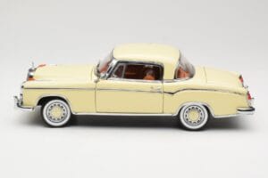 Mercedes 220 SE W128 Coupe Bege Sun Star 1:18 3562 Metal - imagem 4 de 8