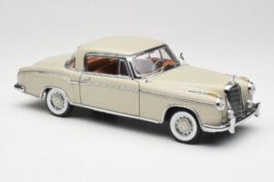 Mercedes 220 SE W128 Coupe Cinzento Claro Sun Star 1:18 3568 Metal - imagem 6 de 8