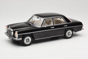 Mercedes 220D W115 Preto MCG 1:18 MCG18117 Metal
